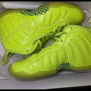 Nike Foamposite  pro gs volt